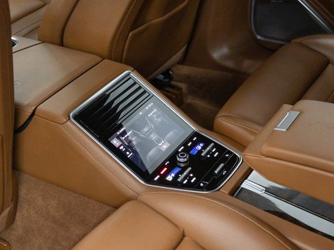 Used 2018 Porsche Panamera Turbo S image 24