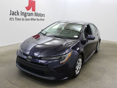 Used 2023 Toyota Corolla LE FWD image 2
