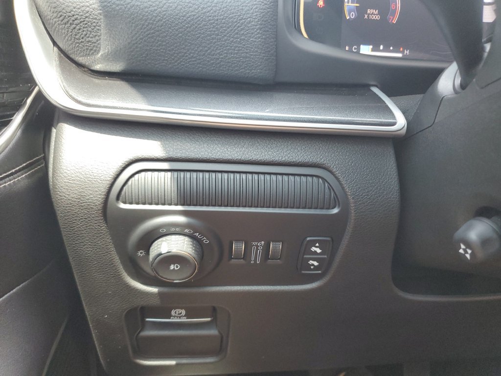 Used 2023 Jeep Wagoneer 4WD w/ Premium Group I image 30