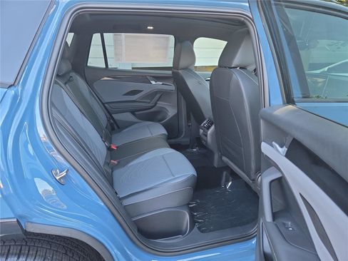 New 2025 Volkswagen Tiguan SE R-Line image 33