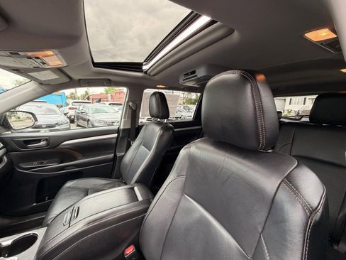 Used 2018 Toyota Highlander XLE w/ Protection Package #3 AWD/4WD image 22