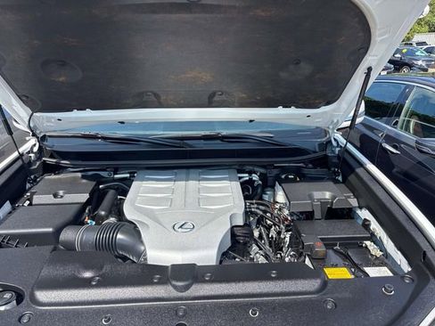 Used 2023 Lexus GX 460 Premium w/ Accessory Package image 33
