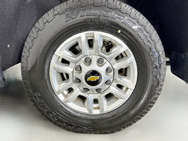 Used 2023 Chevrolet Silverado 2500 LT AWD/4WD image 33