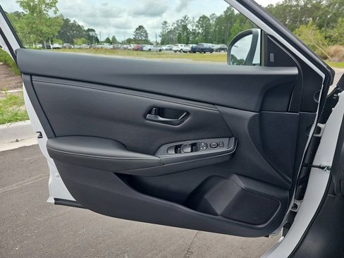 Used 2025 Nissan Sentra S FWD image 28