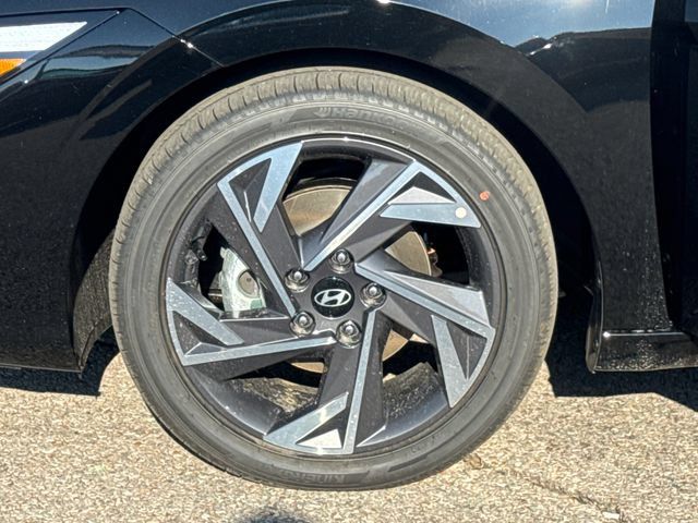 New 2026 Hyundai Elantra Limited FWD image 23