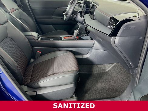 Certified 2025 Nissan Kicks SR image 22