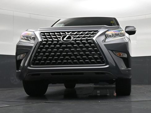 Used 2019 Lexus GX 460 w/ Navigation Package AWD/4WD image 31