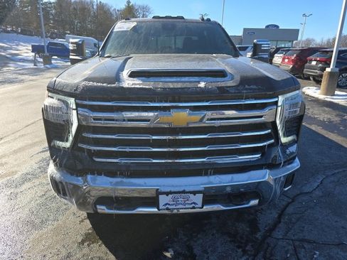 Used 2024 Chevrolet Silverado 2500 LTZ w/ LTZ Plus Package image 2