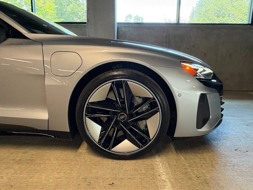 Used 2023 Audi RS e-tron GT w/ Ceramic Brake Package AWD/4WD image 11