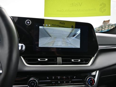 Used 2025 Chevrolet Equinox LT FWD image 15