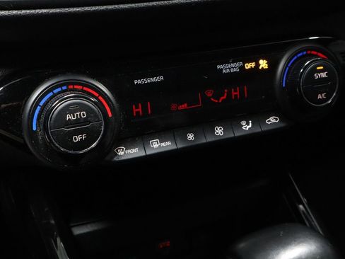 Used 2023 Kia Forte GT-Line image 32