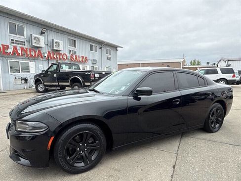 Used 2021 Dodge Charger SXT w/ Leather Interior Group RWD image 2