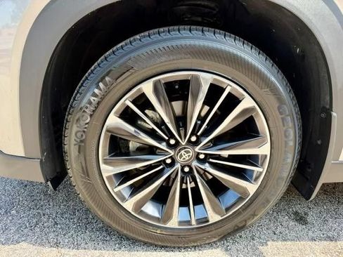 Certified 2026 Toyota Grand Highlander AWD Hybrid image 4