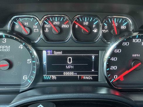 Used 2018 Chevrolet Silverado 1500 LT w/ LT Fleet Convenience Package AWD/4WD image 10