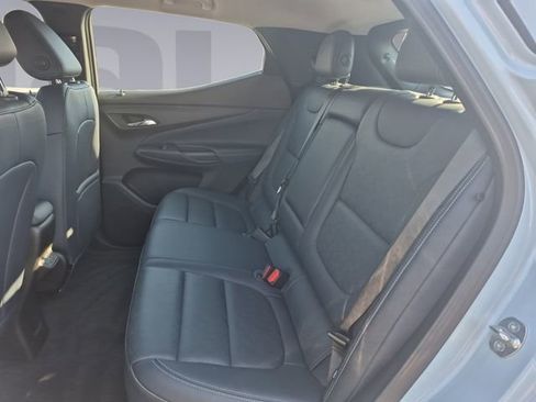 Used 2022 Chevrolet Bolt EUV LT w/ Convenience Package image 16