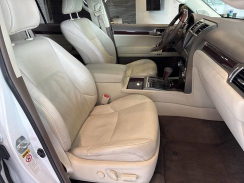 Used 2015 Lexus GX 460 w/ Premium Package image 41