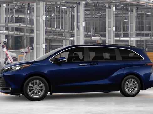 New 2026 Toyota Sienna XLE FWD image 5