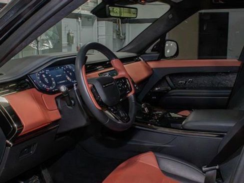 Used 2025 Land Rover Range Rover Sport SV Edition Two image 3