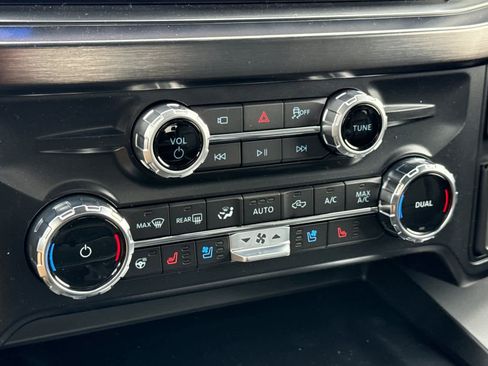 New 2026 Ford F250 Lariat w/ Black Appearance Package image 18