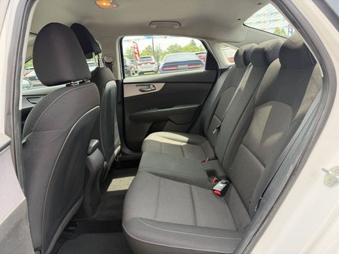 Used 2022 Kia Forte LXS FWD image 16