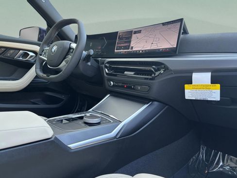 Used 2025 BMW 230i Coupe w/ Premium Package image 31