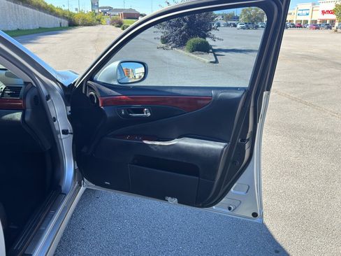 Used 2007 Lexus LS 460 image 40