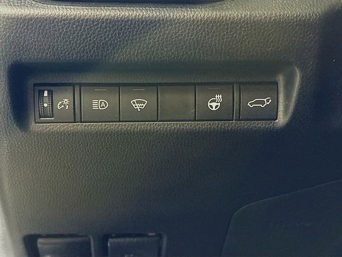 Used 2022 Toyota RAV4 XLE Premium image 10