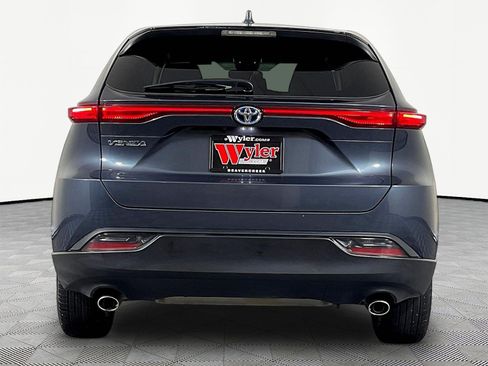 Used 2023 Toyota Venza LE AWD/4WD image 5