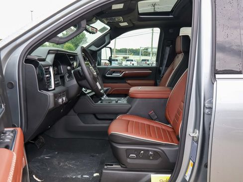 New 2026 GMC Sierra 3500 Denali Ultimate w/ LPO, Black Badging Package AWD/4WD image 8