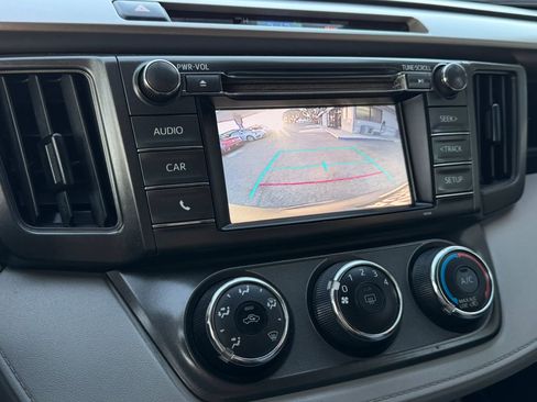 Used 2015 Toyota RAV4 LE AWD/4WD image 34