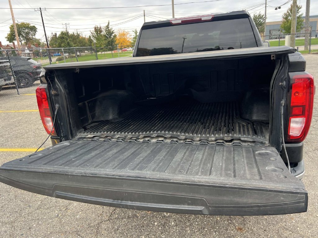 Used 2020 GMC Sierra 1500 4x4 Crew Cab w/ Sierra Value Package image 9
