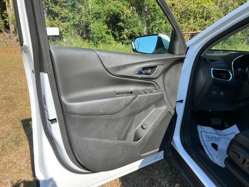 Used 2022 Chevrolet Equinox LT image 8