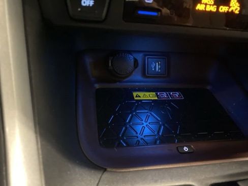 Used 2023 Toyota RAV4 Limited image 23