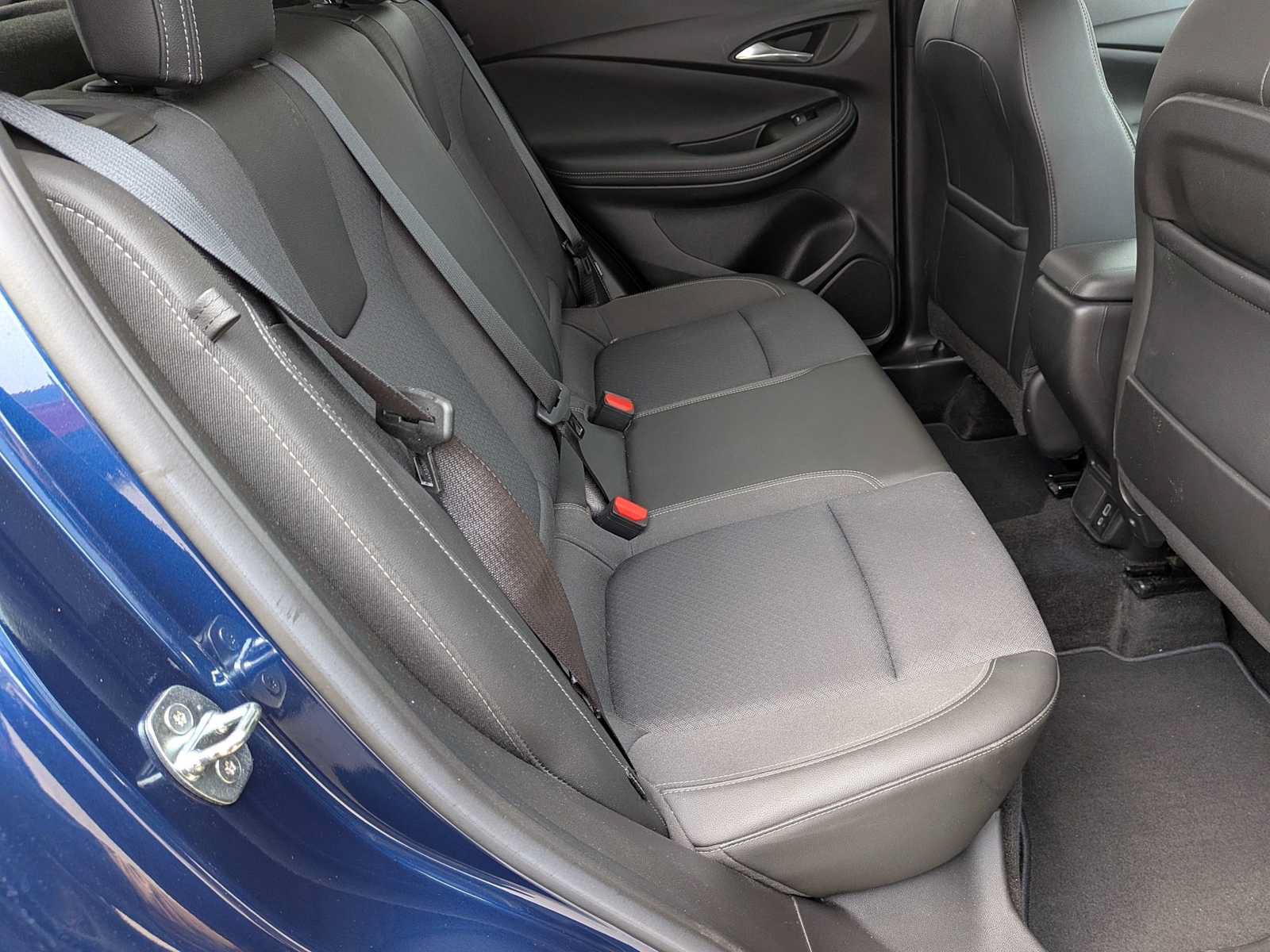 Used 2023 Buick Encore GX Preferred w/ Cold Weather Comfort Package AWD/4WD image 19