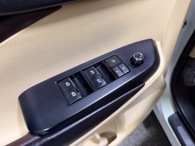 Used 2017 Toyota Highlander Limited Platinum AWD/4WD image 24