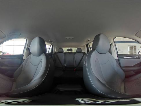Used 2026 Volkswagen Tiguan SE FWD image 44
