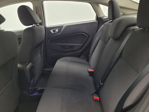 Used 2015 Ford Fiesta SE image 18