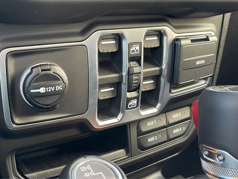 New 2026 Jeep Gladiator Sport image 17