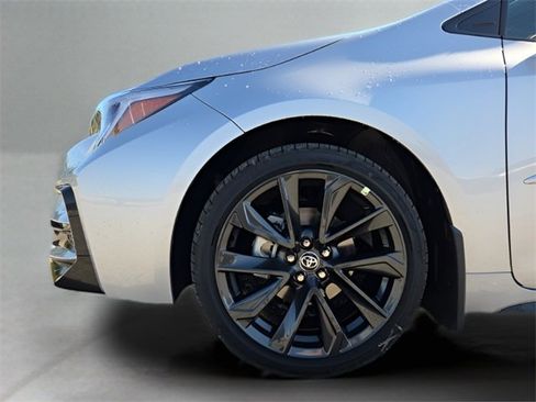 Used 2025 Toyota Corolla SE w/ SE Premium Package image 14