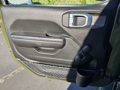 Used 2021 Jeep Wrangler Unlimited Sport image 24