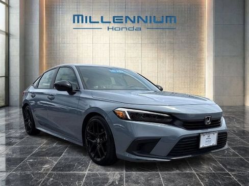 Used 2023 Honda Civic Sport image 7