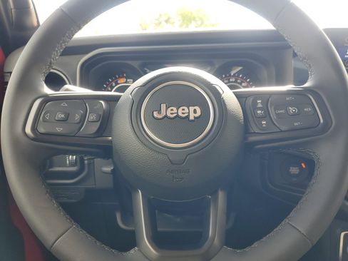 Used 2026 Jeep Wrangler Unlimited Rubicon image 18