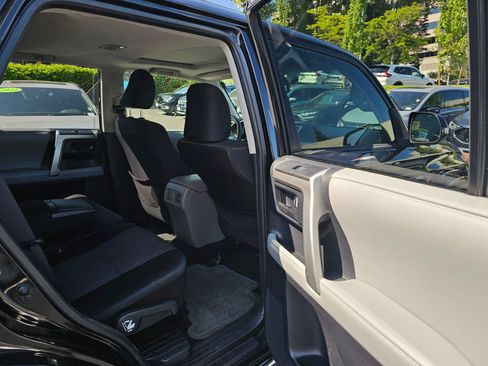 Used 2012 Toyota 4Runner SR5 w/ Convenience Pkg AWD/4WD image 14