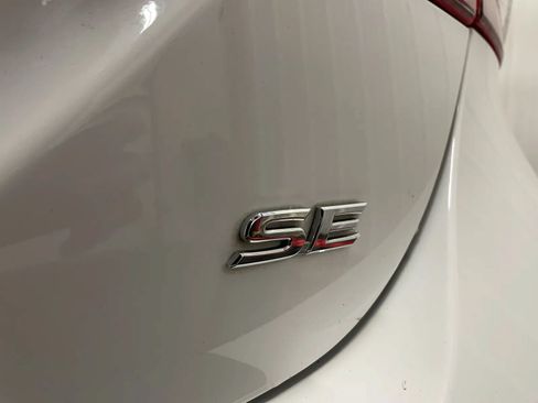 Used 2023 Toyota Camry SE FWD image 14