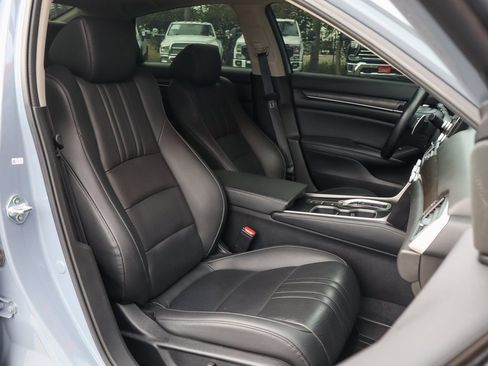 Used 2022 Honda Accord Touring image 39