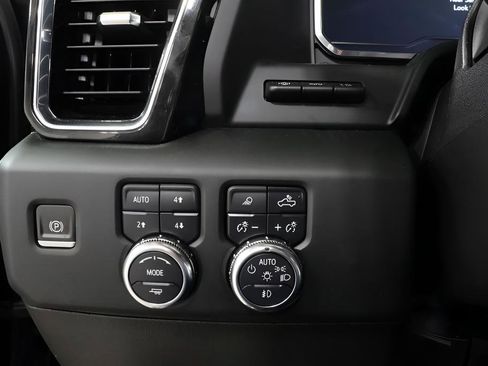 Used 2024 GMC Sierra 2500 Denali w/ Denali Reserve Package AWD/4WD image 19