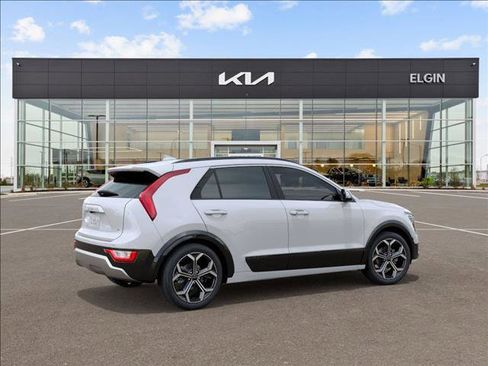 New 2025 Kia Niro EX Touring image 6