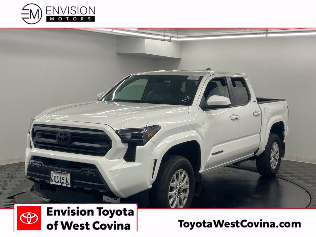 Used 2025 Toyota Tacoma SR5 AWD/4WD image 1
