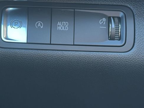 New 2026 Chevrolet Equinox LT w/ Convenience Package II image 18