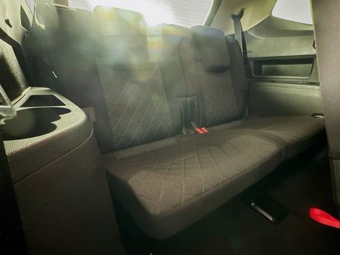 Used 2019 Volkswagen Atlas S image 32